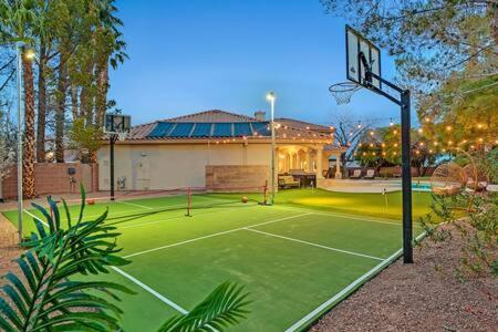 Lux 5Br Vegas Home W Pool, Spa, Games, Near Strip ラスベガス エクステリア 写真