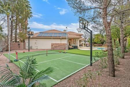 Lux 5Br Vegas Home W Pool, Spa, Games, Near Strip ラスベガス エクステリア 写真