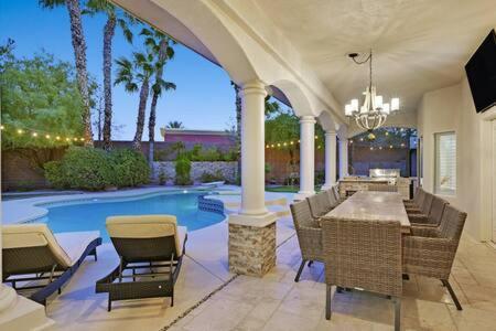 Lux 5Br Vegas Home W Pool, Spa, Games, Near Strip ラスベガス エクステリア 写真